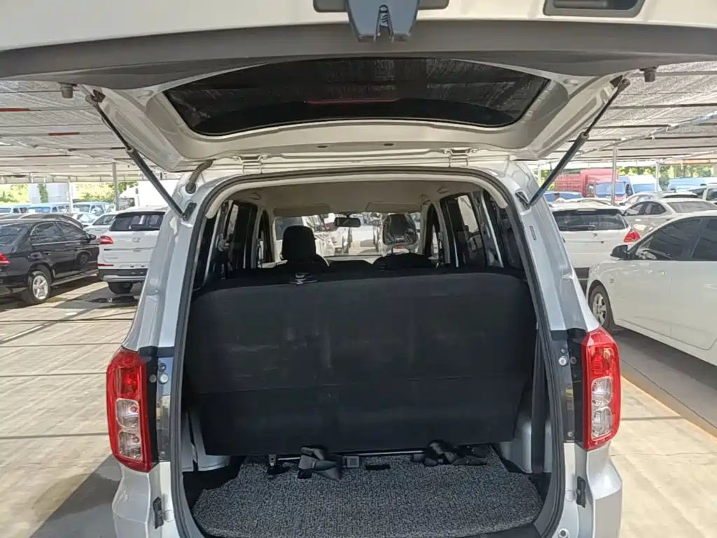 Wuling Hongguang — миниатюра 19