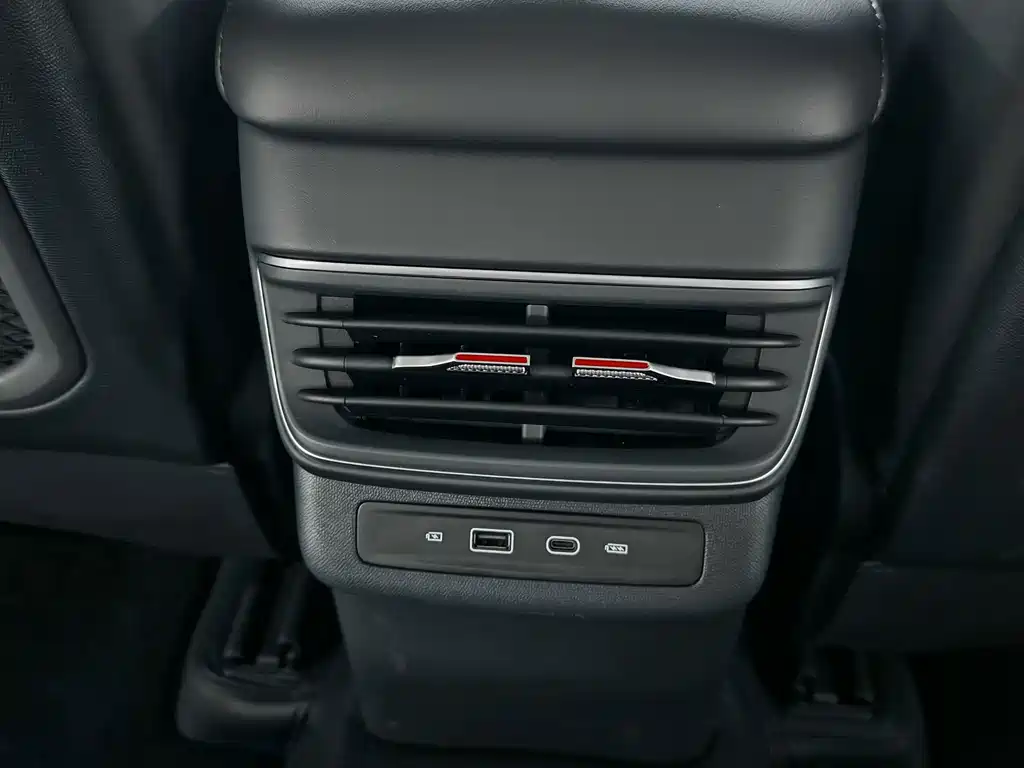 Hongqi Hongqi HS3 — миниатюра 9