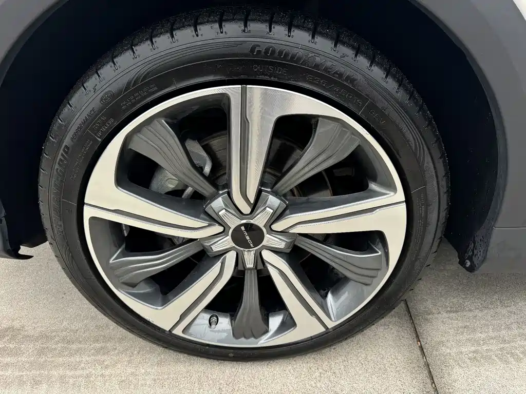 Roewe MARVEL X — миниатюра 4