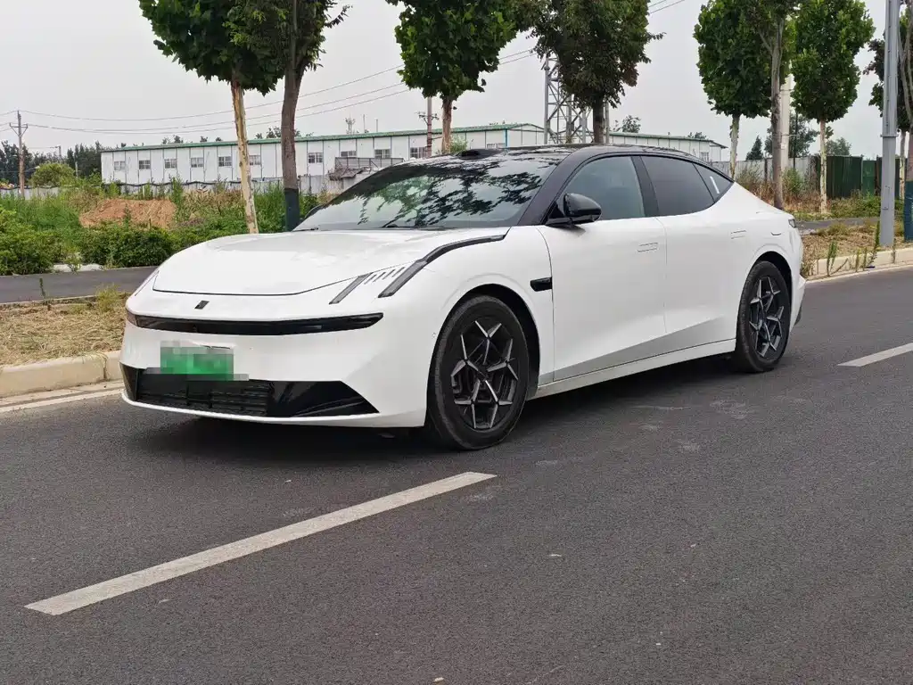 Lynk & Co 10