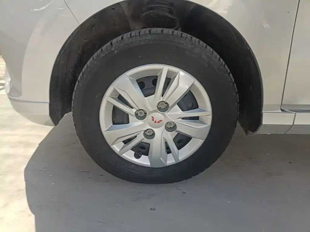Wuling Hongguang — миниатюра 23