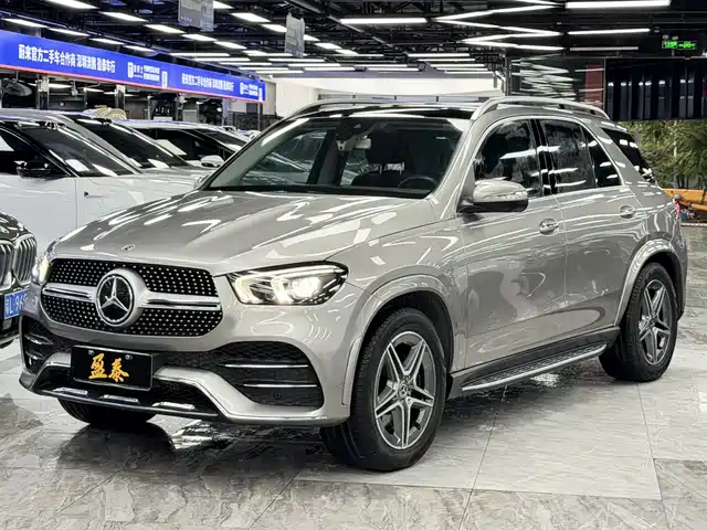Mercedes-Benz GLE — фото 1