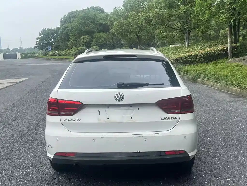 Volkswagen Gran Lavida 2013 1.6L AT