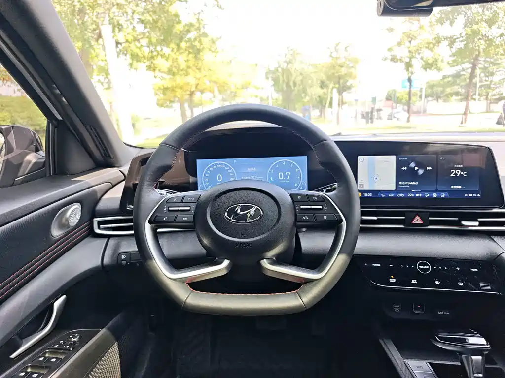 Hyundai Elantra — миниатюра 15