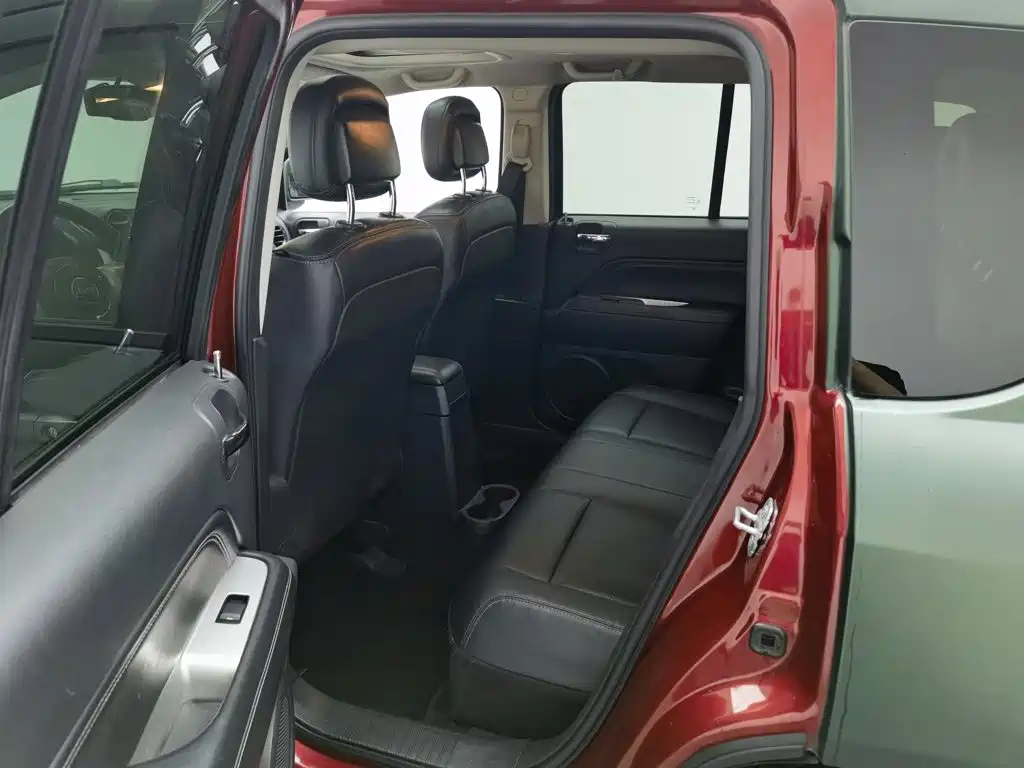 Jeep Compass (Import) — миниатюра 15
