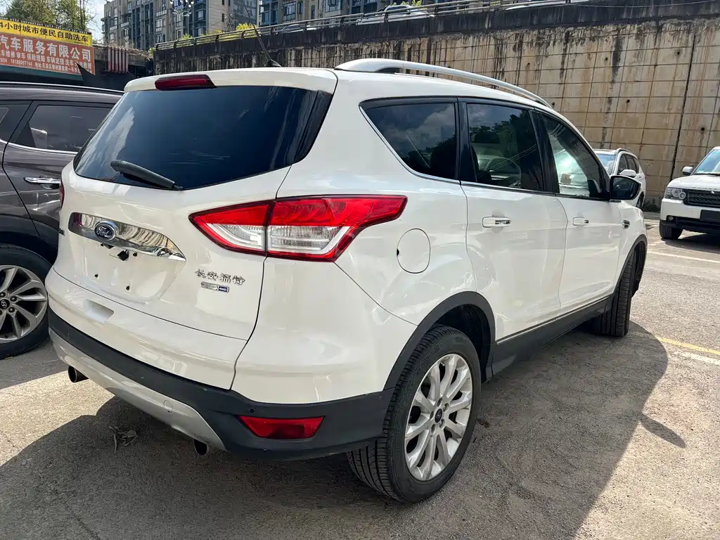 Ford Kuga — миниатюра 10
