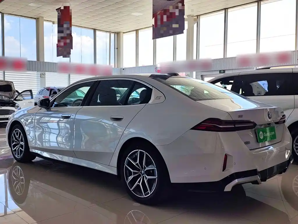 BMW i5 — миниатюра 5