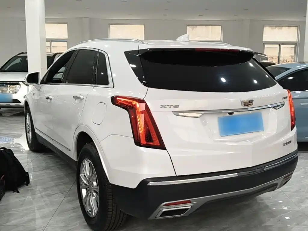 Cadillac XT5 — миниатюра 5
