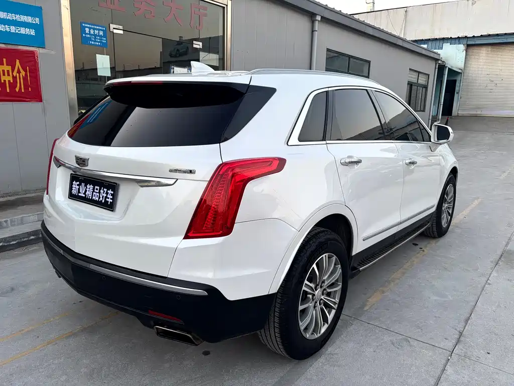 CADILLAC XT5