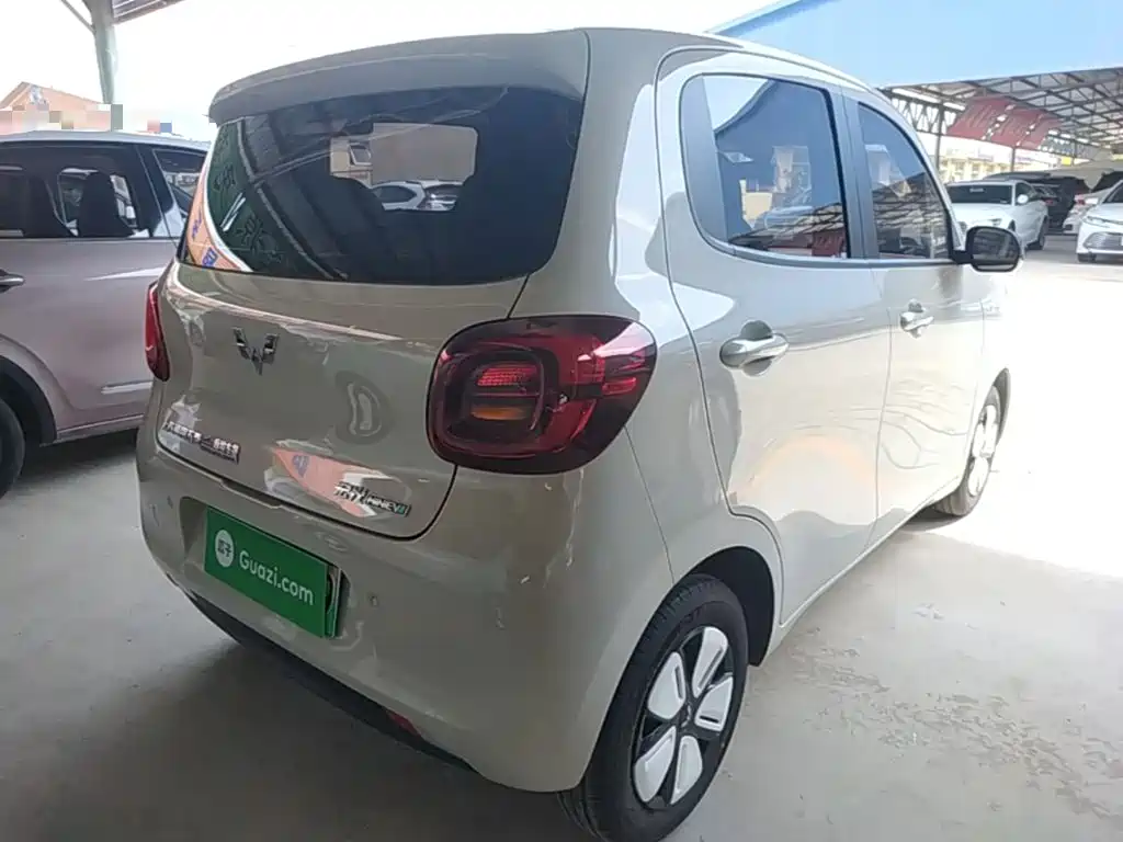 Wuling MINIEV — миниатюра 5