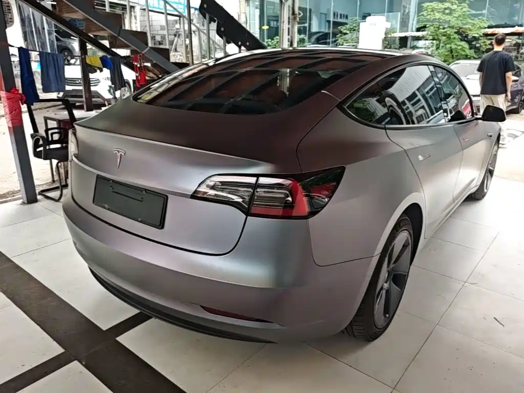 Tesla Model 3 — миниатюра 7