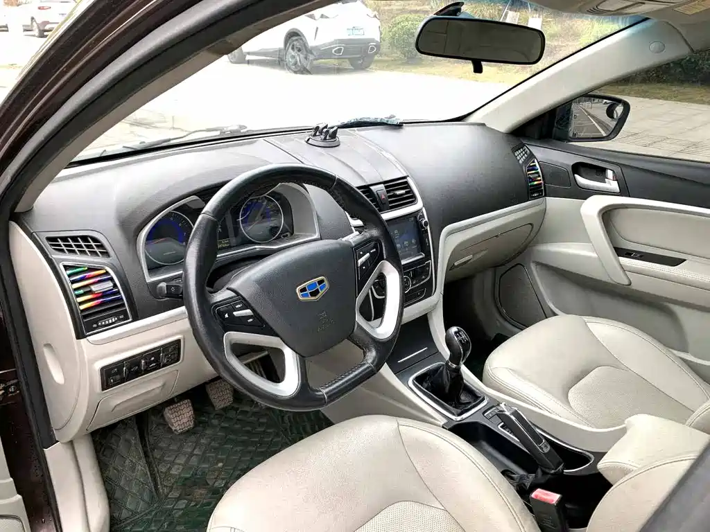 Geely Emgrand 2014 1.5L MT Elite