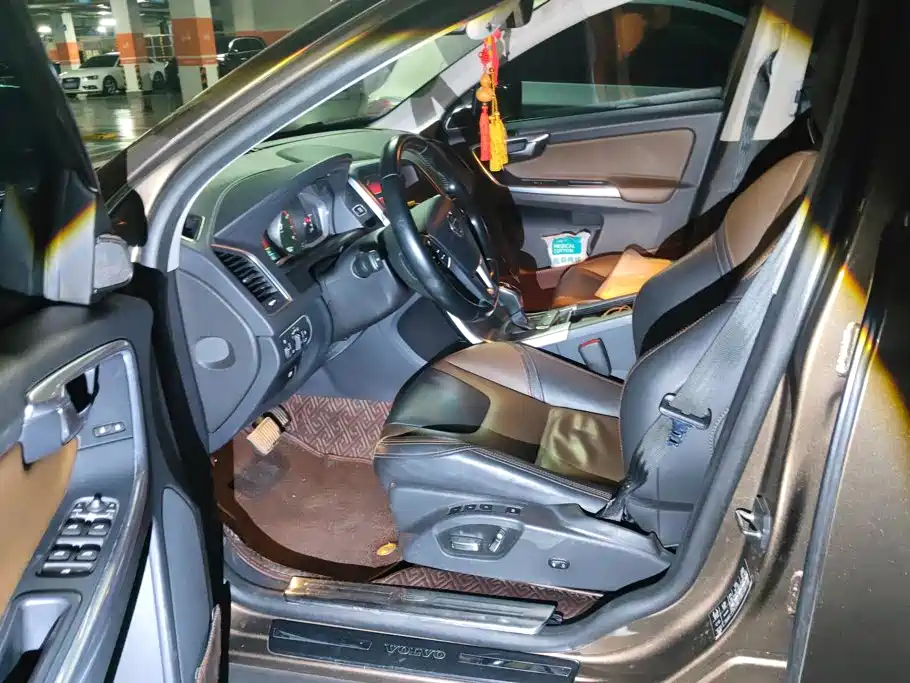 Volvo XC60 — миниатюра 9