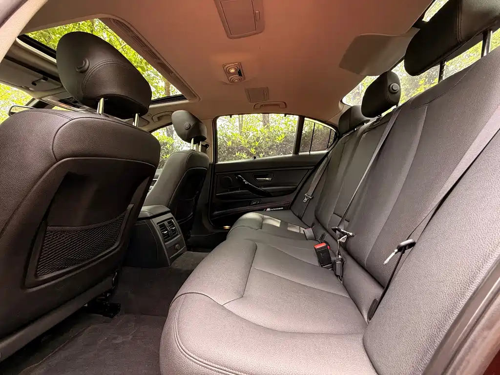 BMW 3 Series — миниатюра 8