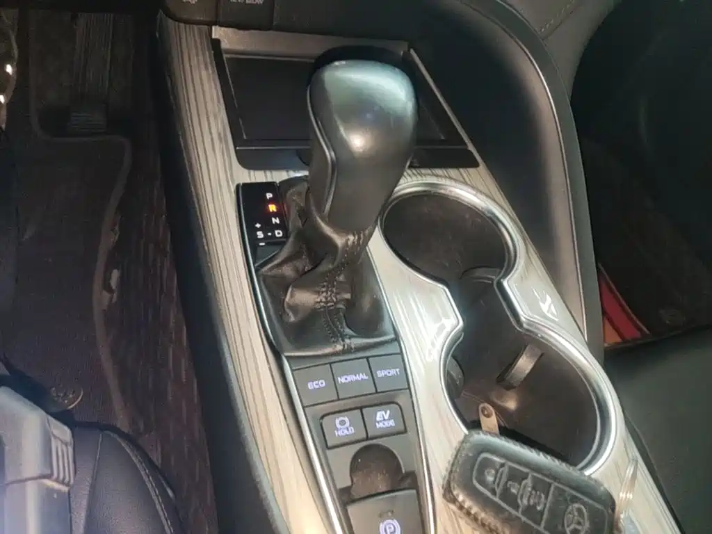 Toyota Camry — миниатюра 14