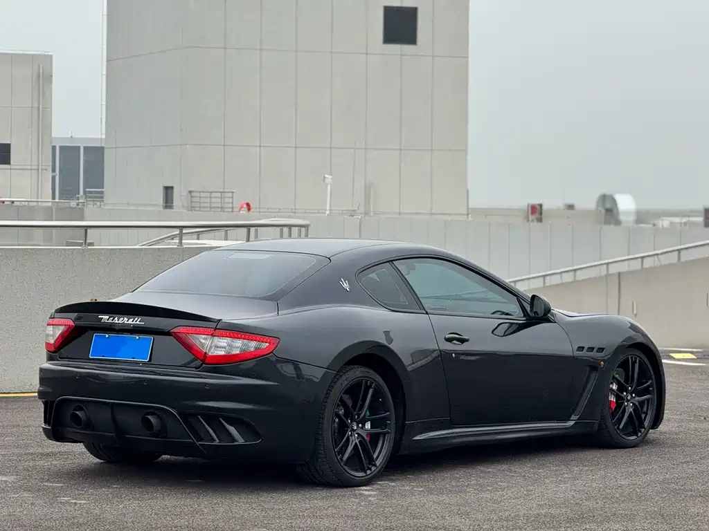 Maserati GranTurismo 2015 4.7L MC