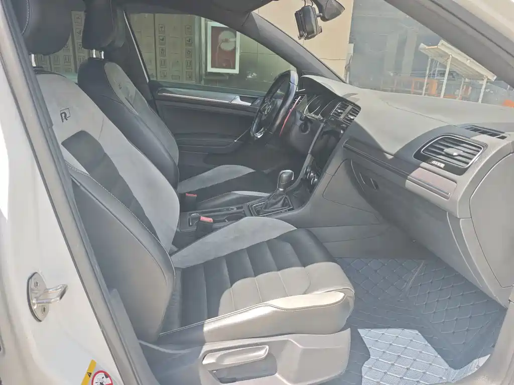 Volkswagen Golf — миниатюра 10