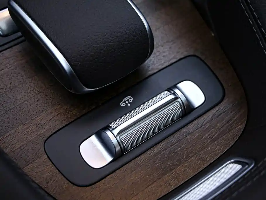 Mercedes-Benz GLS — миниатюра 12