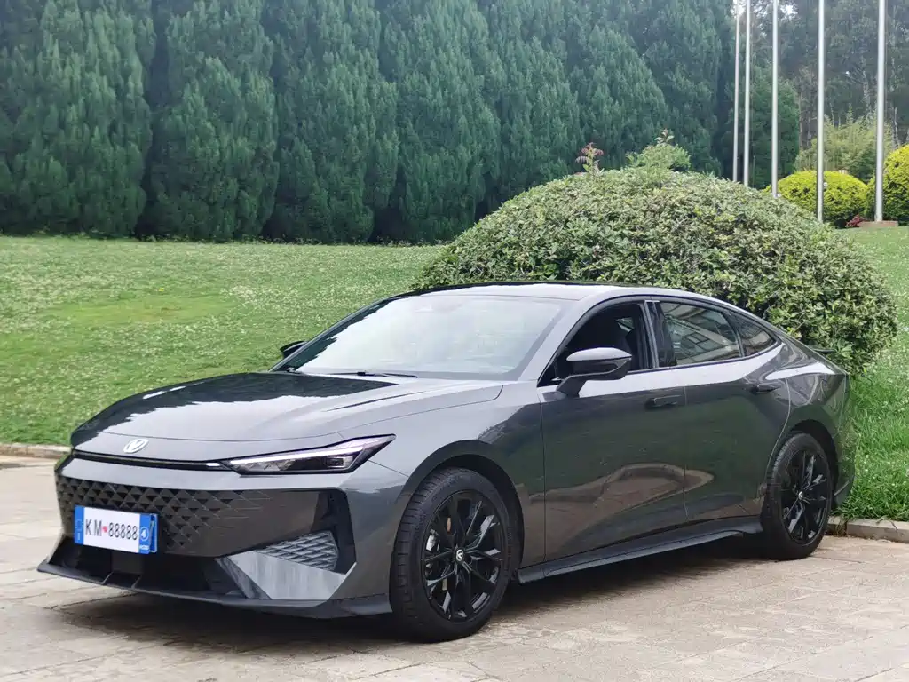 Changan UNI-V 2025