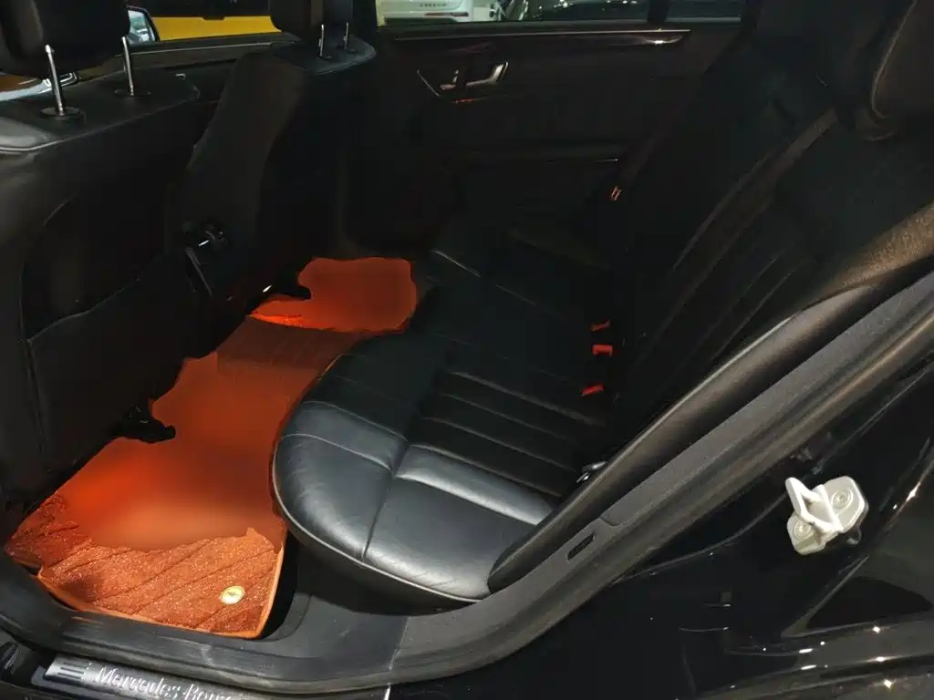 Mercedes-Benz E-Class — миниатюра 18