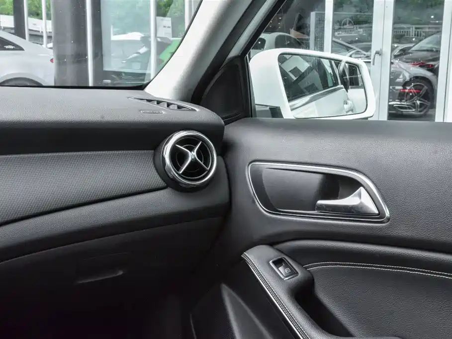 Mercedes-Benz GLA — миниатюра 20