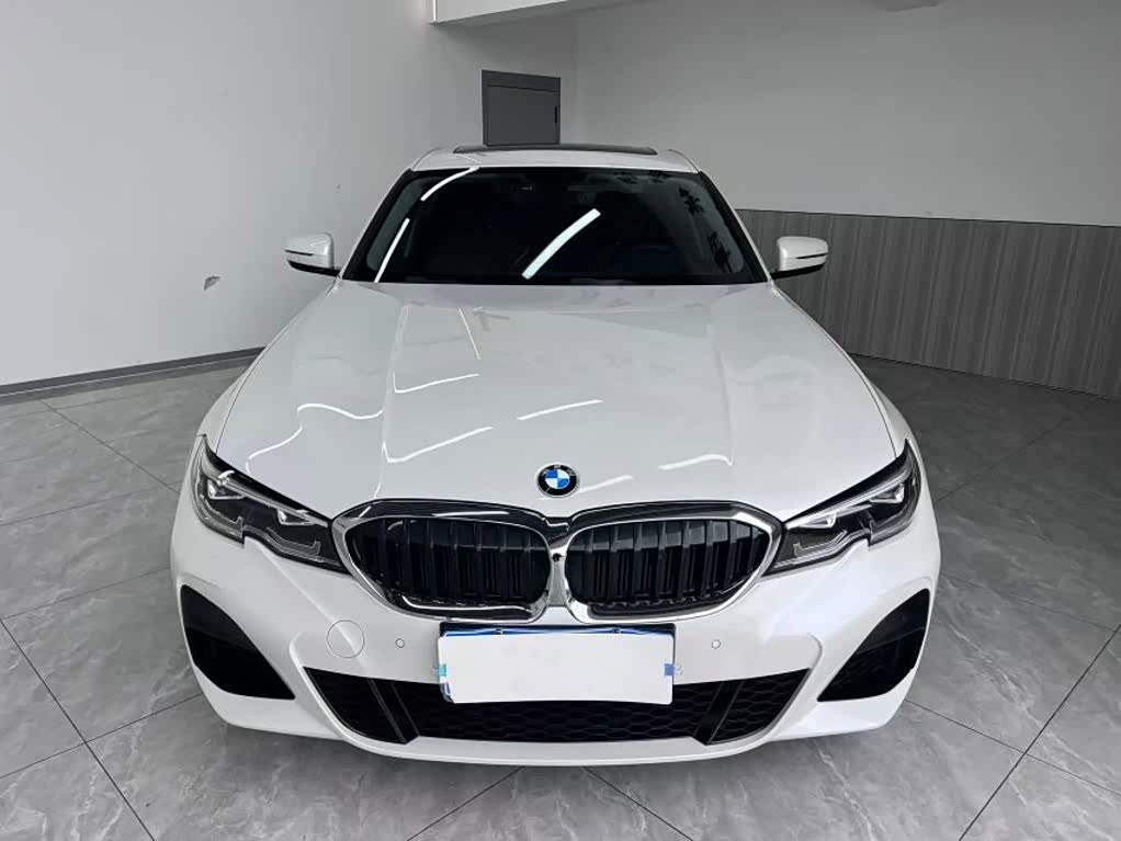 BMW 3 Series 2.0 л 2022 г. Белый, пробег 32000 км