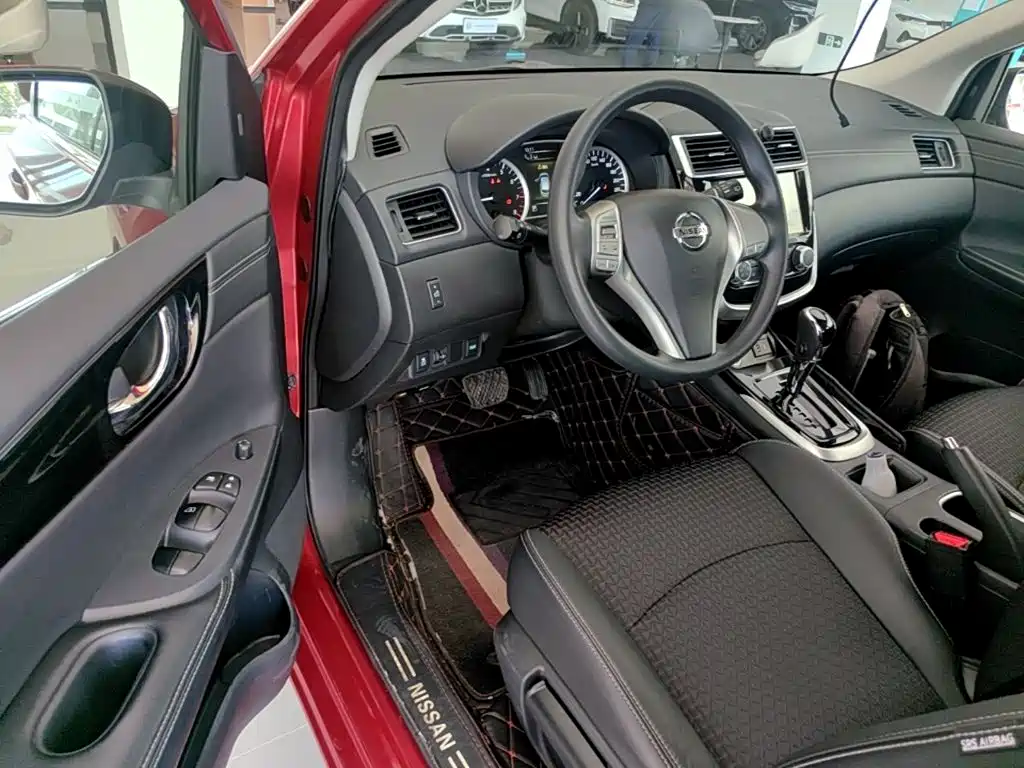 Nissan Tiida — миниатюра 16