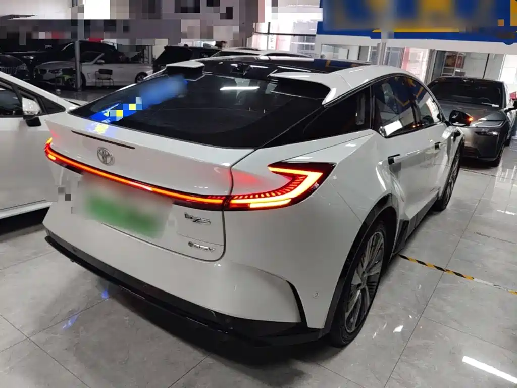 Toyota bZ5 — миниатюра 7