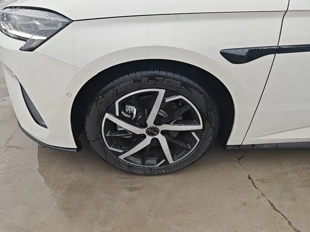 BYD Seal 07 DM-i — миниатюра 23
