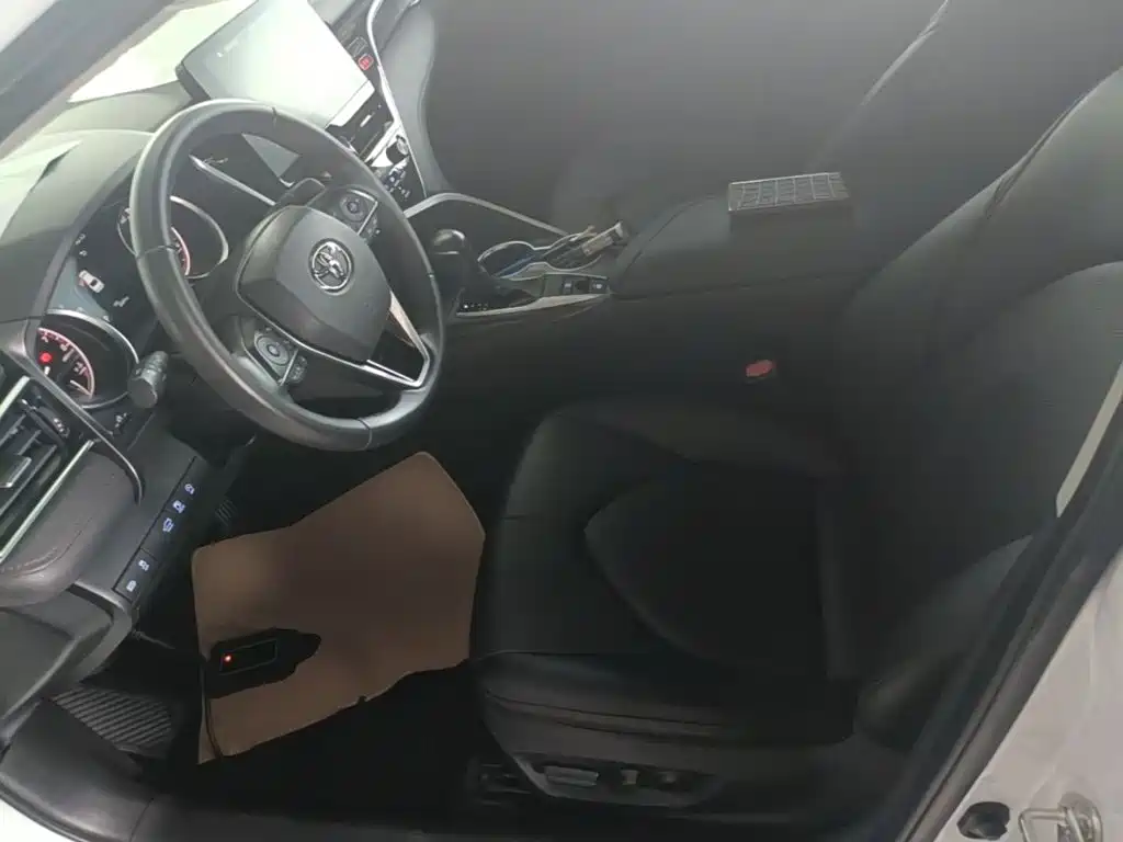 Toyota Camry — миниатюра 15