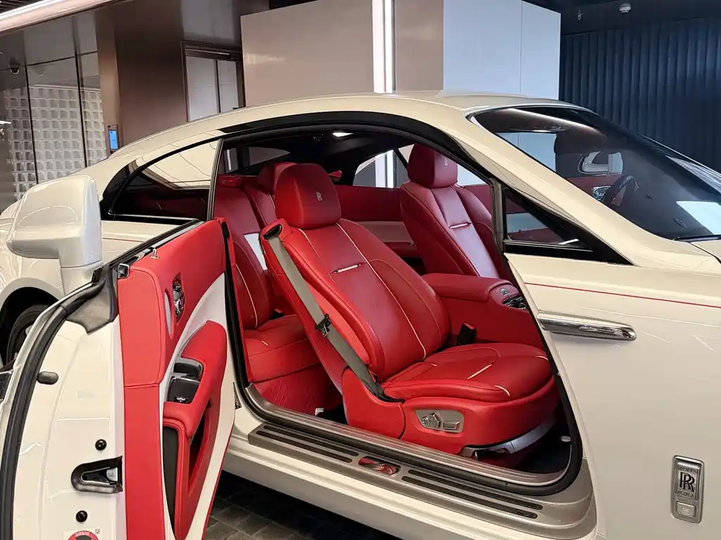Rolls-Royce Wraith — миниатюра 6