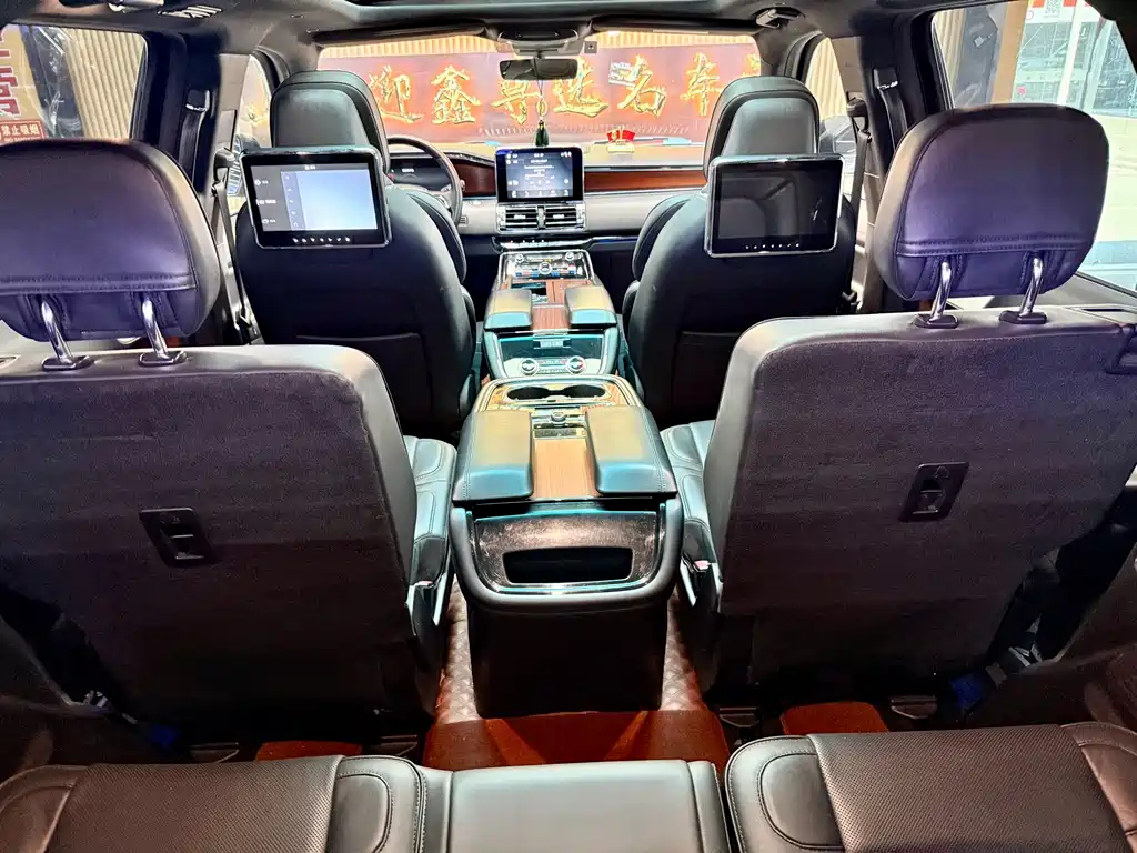 Lincoln Navigator — миниатюра 23