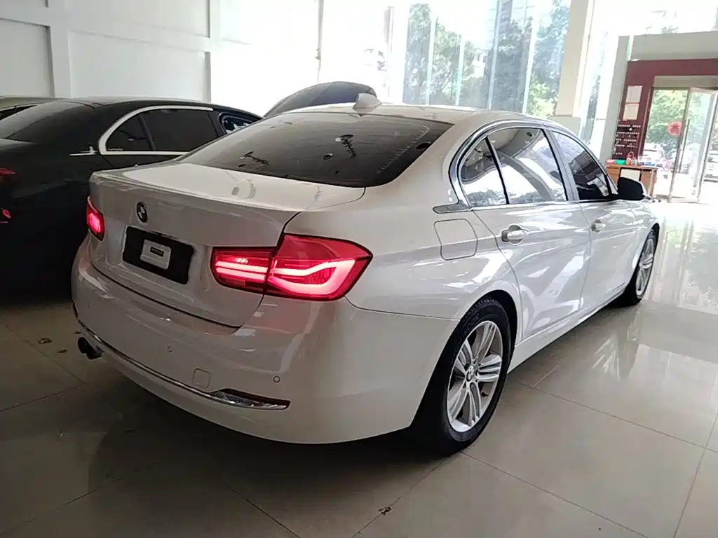 BMW 3 Series — миниатюра 7