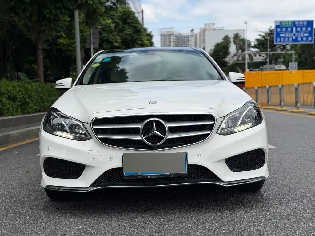 Mercedes-Benz E-Class — миниатюра 2