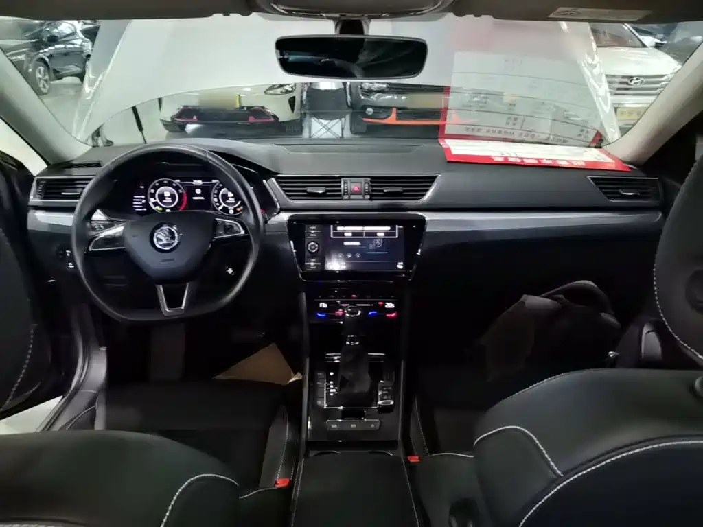 Skoda Superb — миниатюра 10