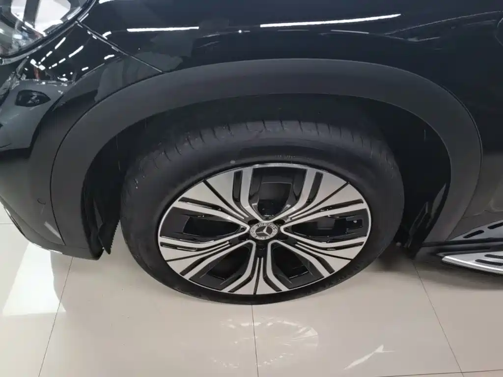 Mercedes-Benz EQE SUV — миниатюра 23