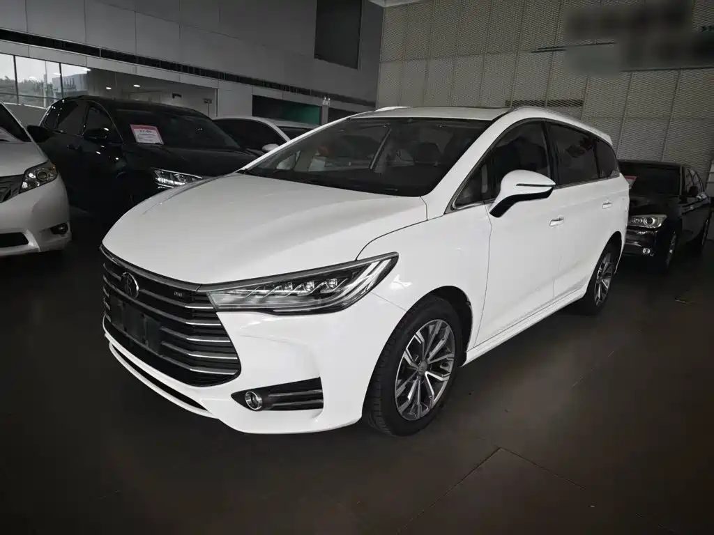 BYD MAX — миниатюра 2