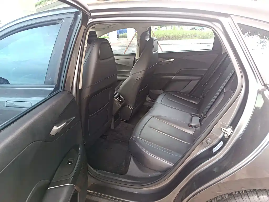 Changan Yida — миниатюра 5