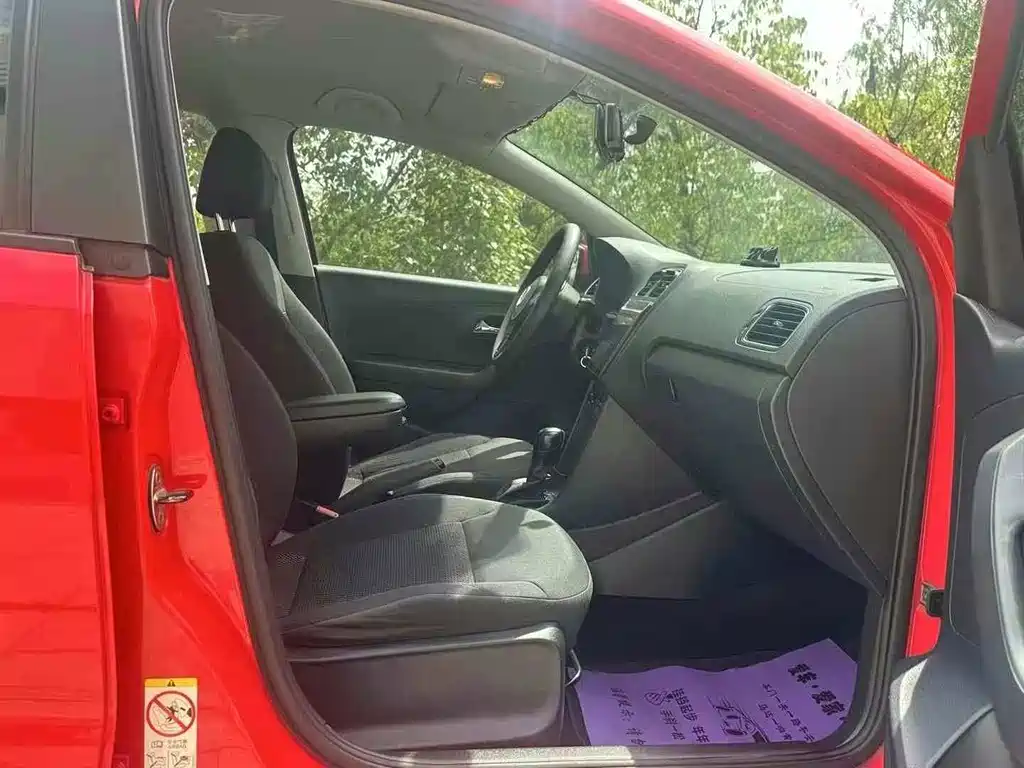 Volkswagen Polo — миниатюра 8