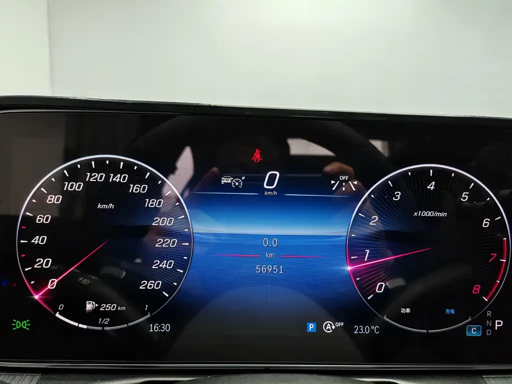Mercedes-Benz C-Class — миниатюра 8