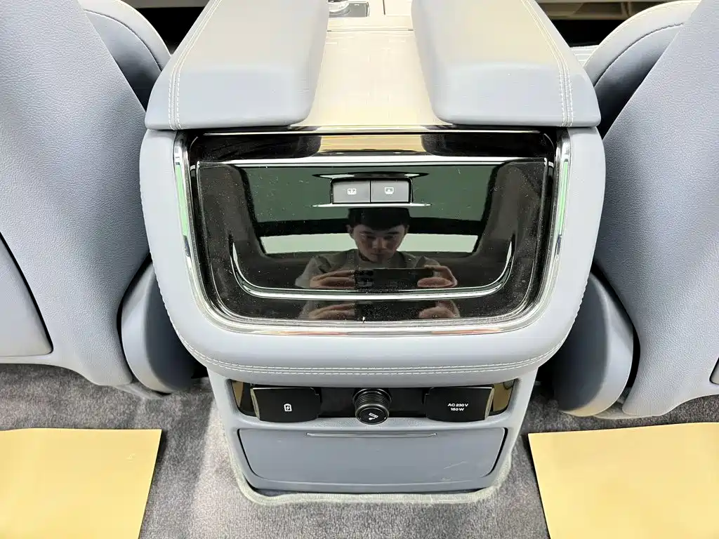 Lincoln Navigator — миниатюра 34