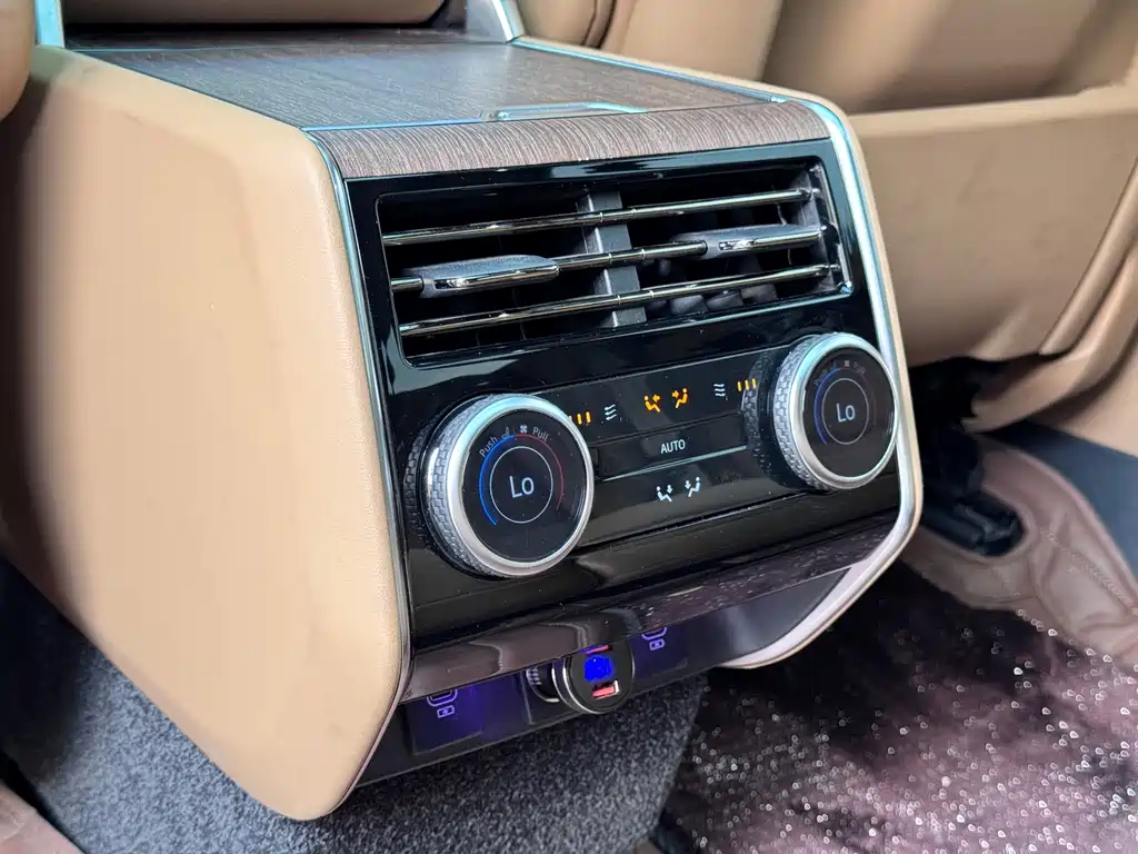 Land Rover Range Rover — миниатюра 21