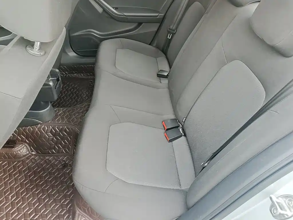 Volkswagen Jetta — миниатюра 17