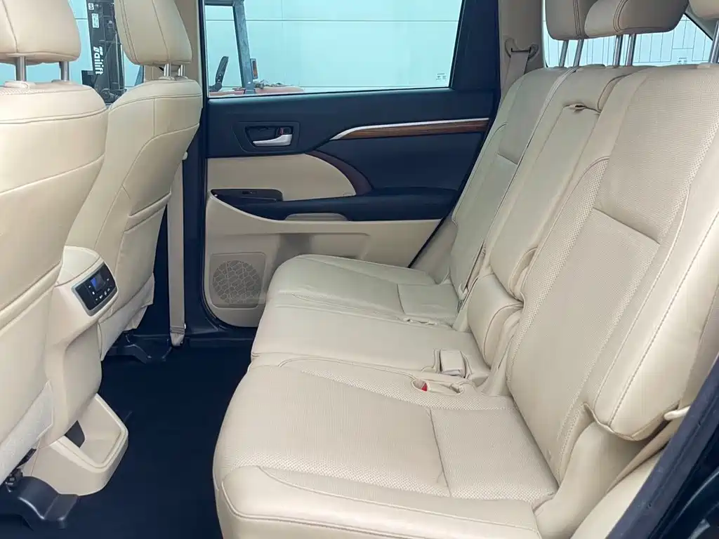 Toyota Highlander — миниатюра 7