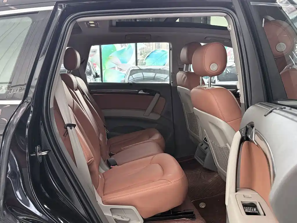 Audi Q7 — миниатюра 11