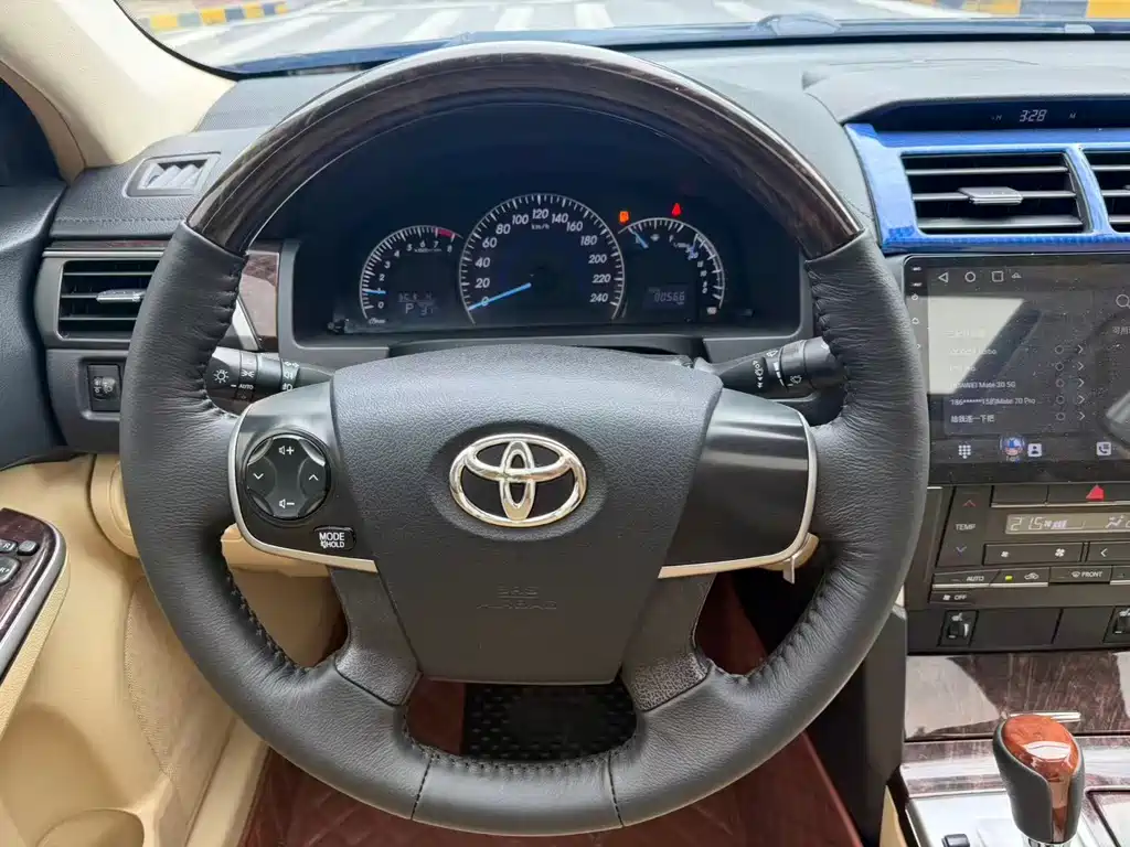 Toyota Camry — миниатюра 15