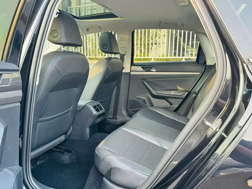 Volkswagen Lavida — миниатюра 6