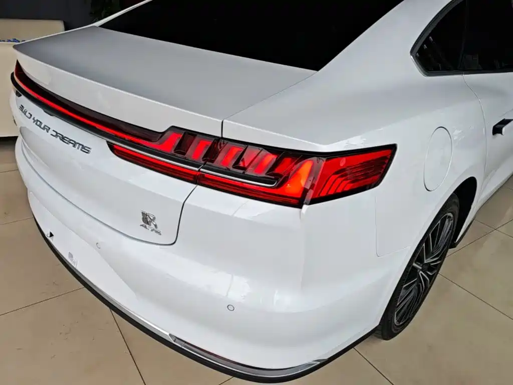 BYD Han — миниатюра 8