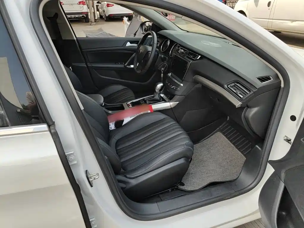 Peugeot 408 — миниатюра 25