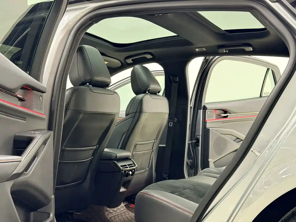 Ford Mondeo — миниатюра 9
